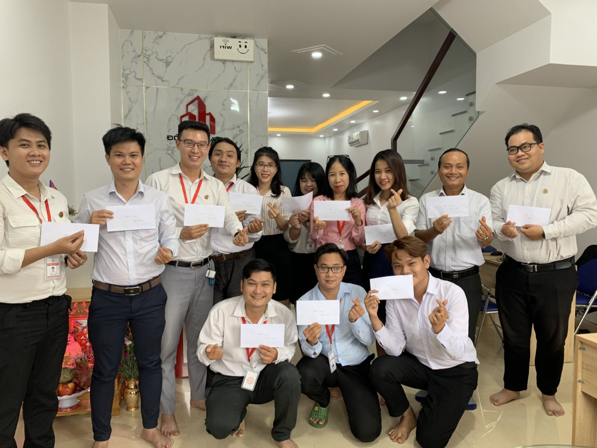 Tập thể nhân sự Đông Á Land